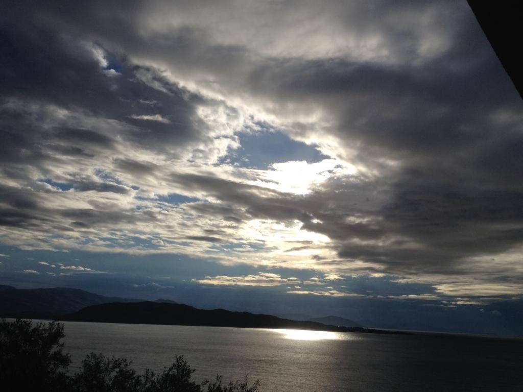 Maria Corfu Loustri Otel Gimari Dış mekan fotoğraf